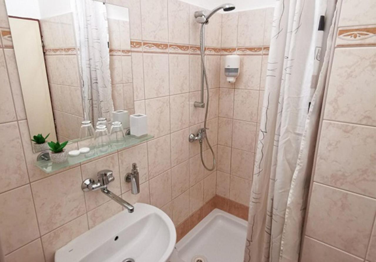 Hotel Preveza Спишска-Нова-Вес Экстерьер фото