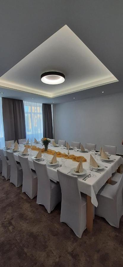 Hotel Preveza Спишска-Нова-Вес Экстерьер фото